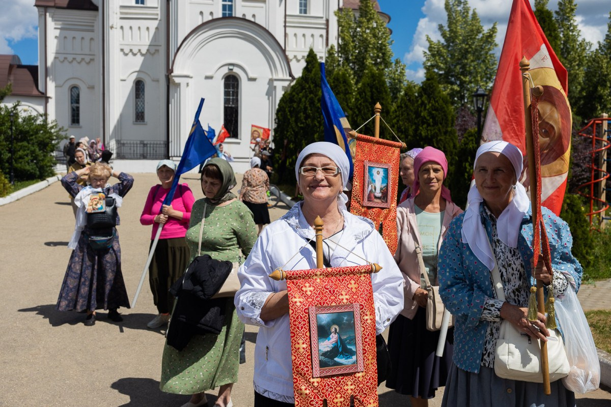 Архиерейское Богослужение в Неделю 4-ю по Пятидесятнице. Саратовское Северо-Западное благочиние