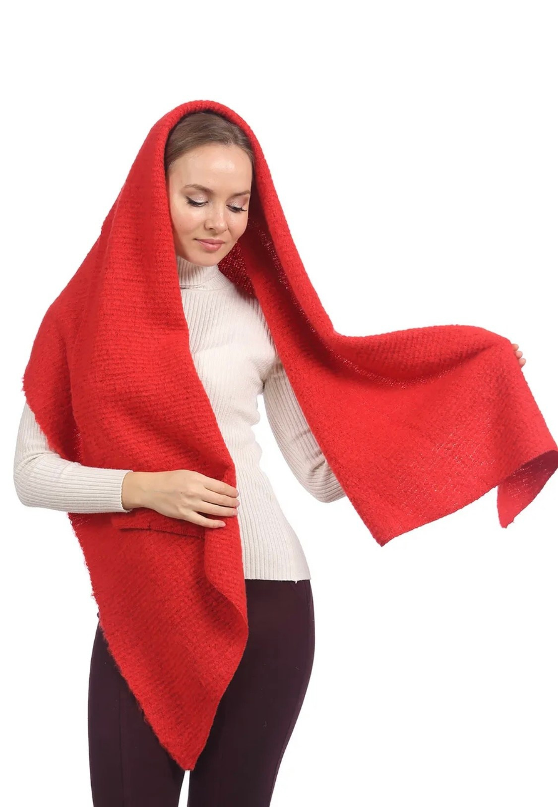 Екатерина К. Фото и видео продакшн в Москве — съемка для брендов и маркетплейсов