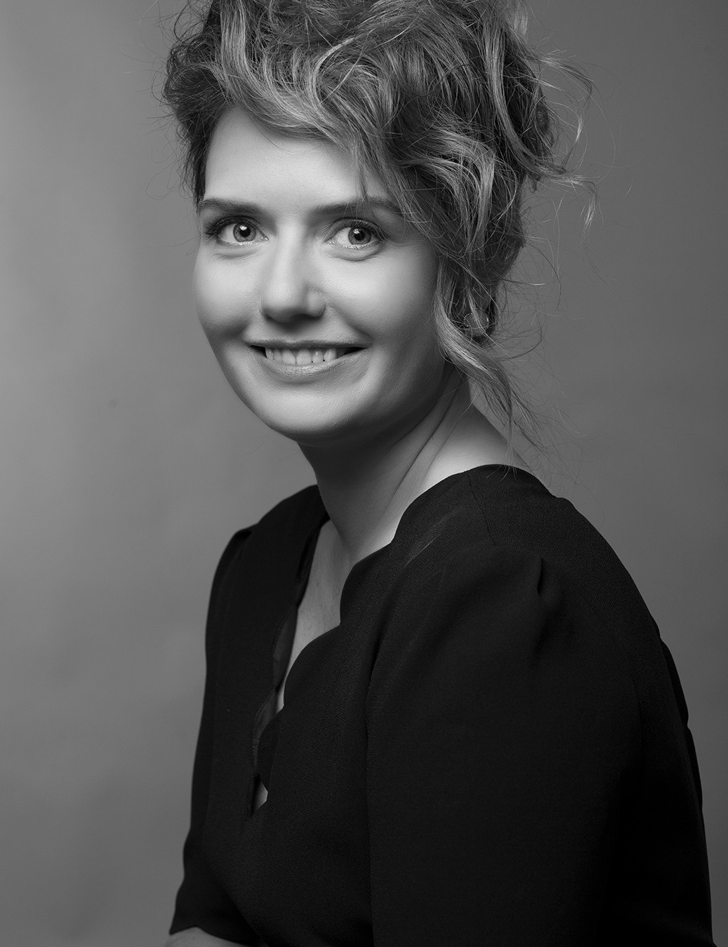 Галина. Евгений Левитан-Военский, портретный фотограф в Москве