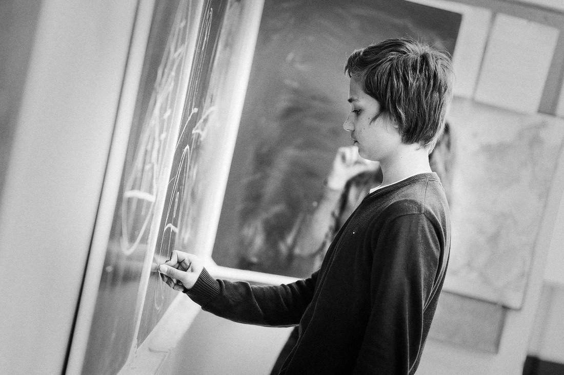 Фоторепортаж со школьного урока 4-го класса. Репортажный фотограф Борис Геер