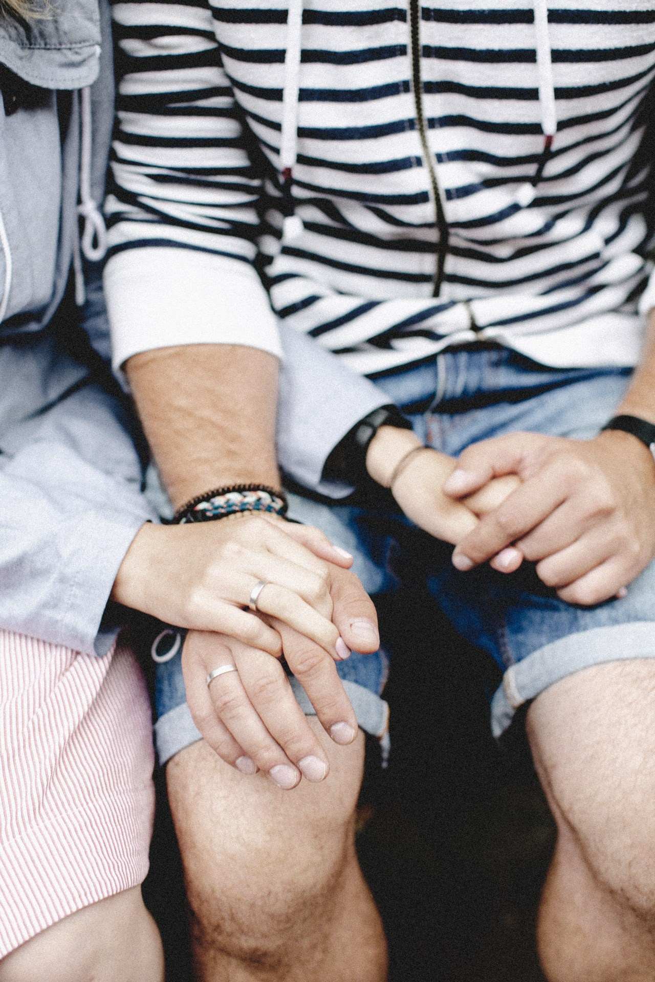 Потому что скоро вернутся в Амстердам. Про любовь