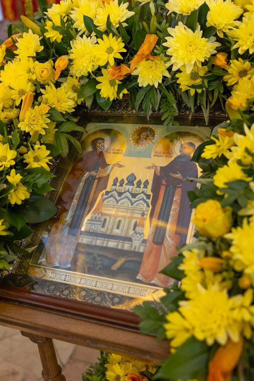 Божественная Литургия в храме Нерукотворного образа Спасителя. Саратовское Северо-Западное благочиние