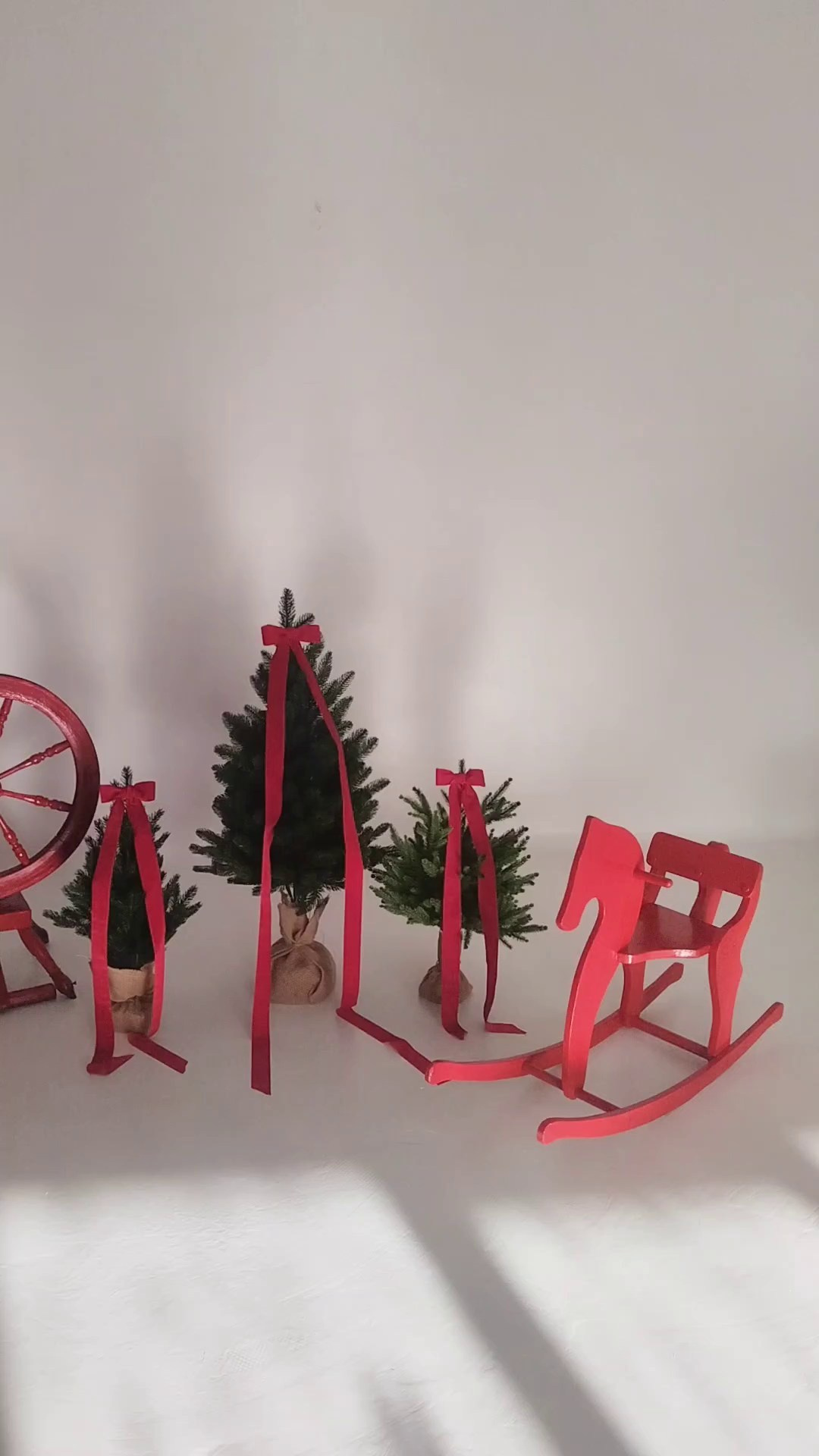 Новогодние локации уже ждут своих героев. Фотостудия «Счастье» самая уютная и светлая студия в городе