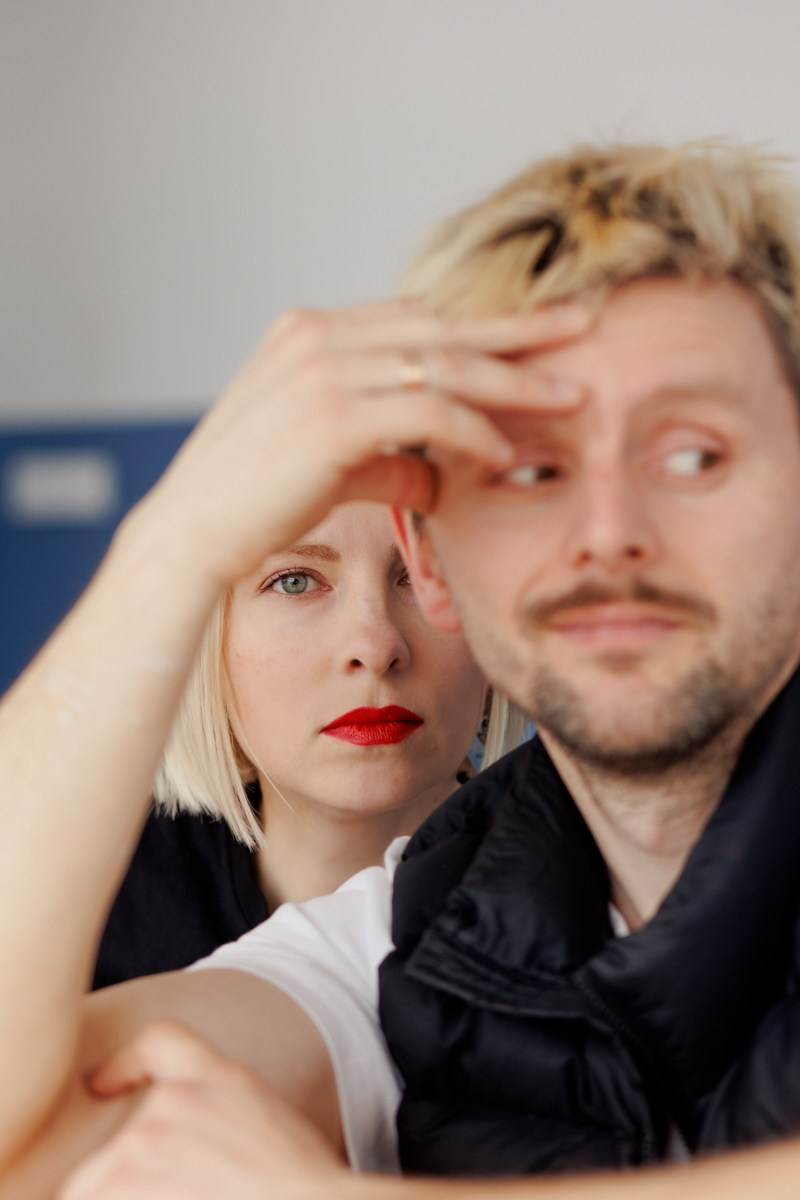 Лавстори с лапшой и жёлтым ангаром. Свадебный и семейный фотограф в Нижнем Новгороде и Москве