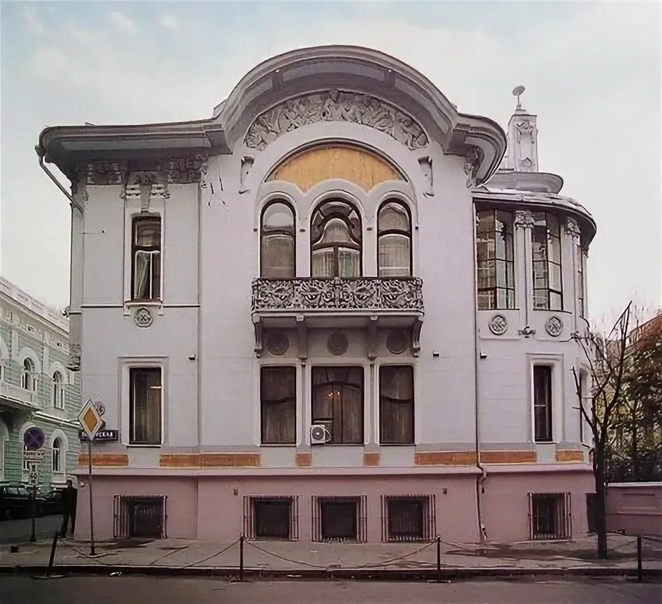 Арт-нуво или модерн. Фотограф для маркетплейсов Михаил Бове