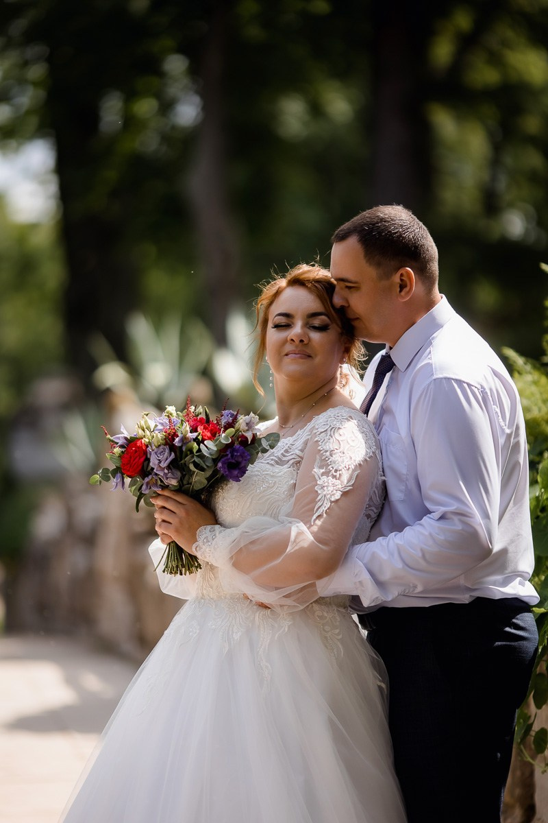 Свадебная фотосессия на улице. Свадебный фотограф в Санкт-Петербурге Антон Владимиров