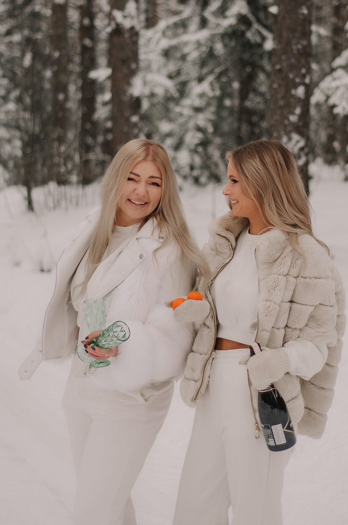 Friends stories_Наташа и Кристина. Свадебный и семейный фотограф в Минске Яна Новак