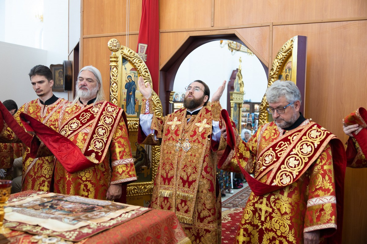 Архиерейское Богослужение в Неделю 4-ю по Пятидесятнице. Саратовское Северо-Западное благочиние