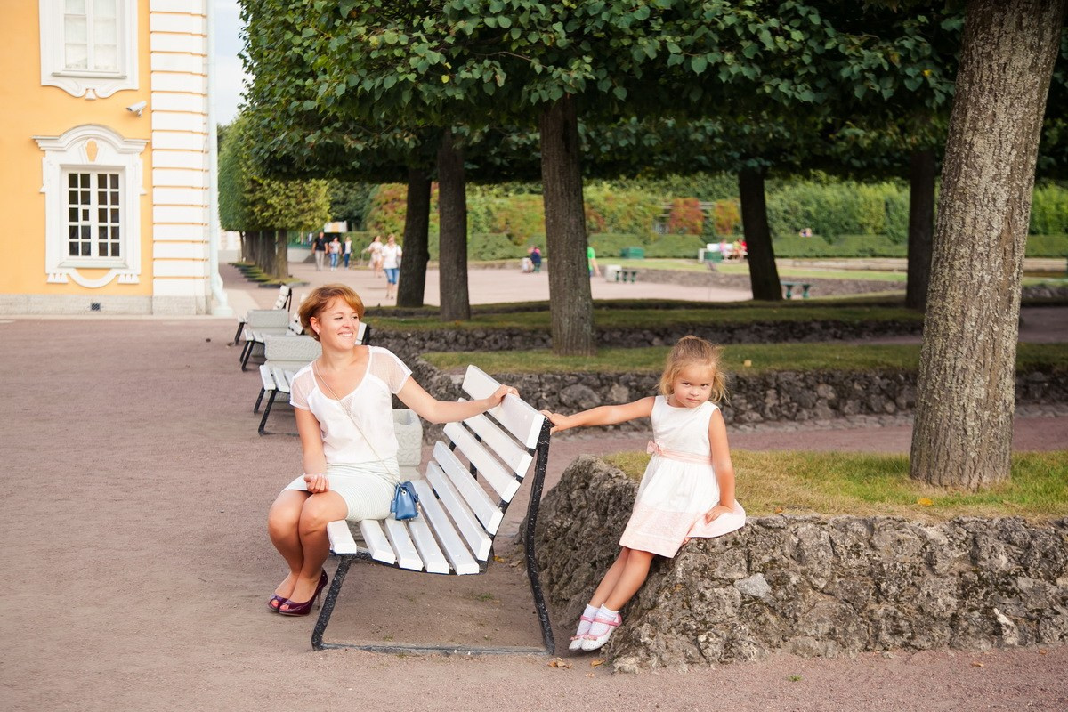 Семейная фотосессия в Петергофе. Фотограф крещение венчание в Петербурге! Помогает подобрать храм и посоветовал душевного батюшку в СПб