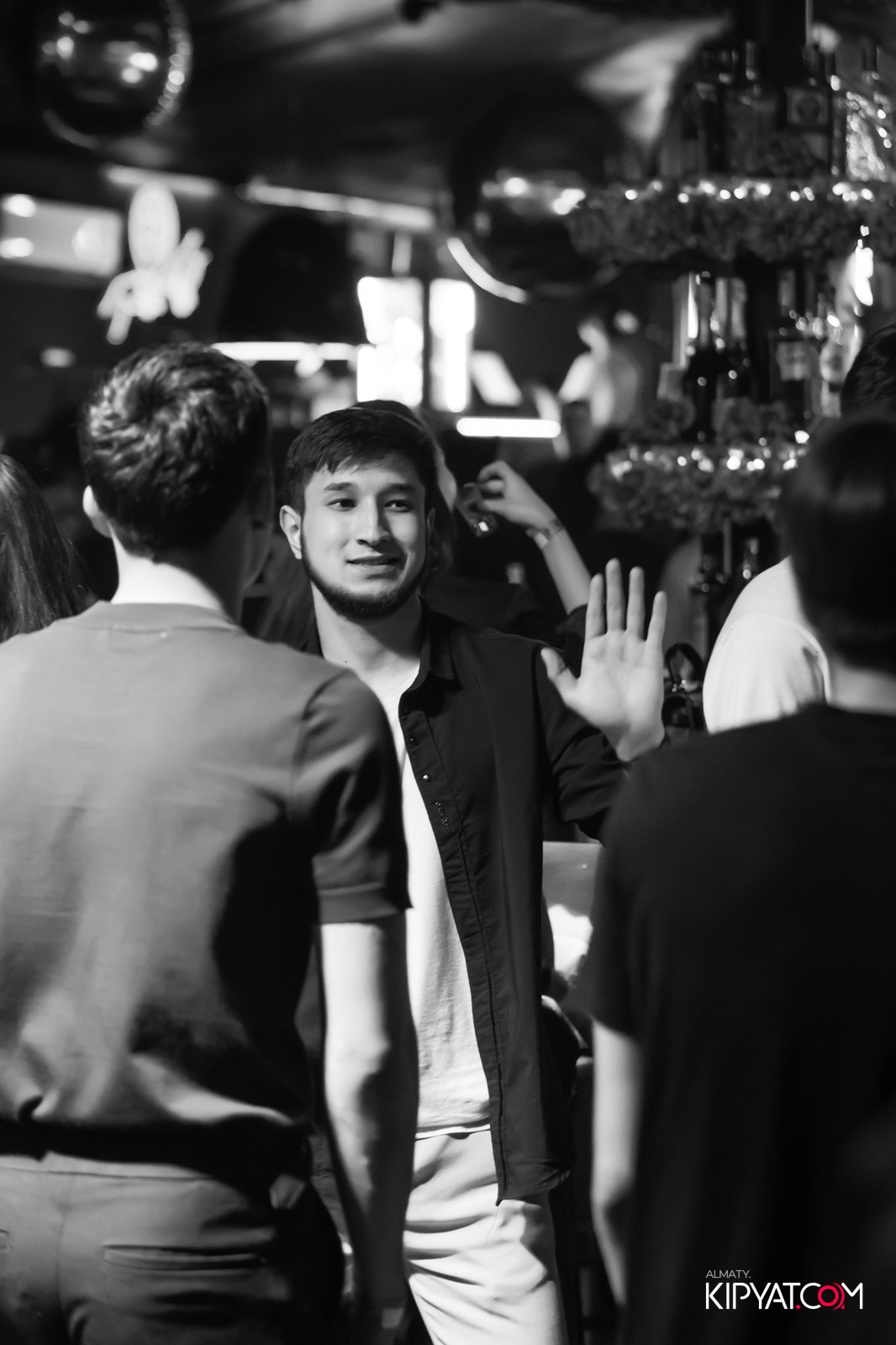 UYAT EMES BAR. КИПЯТКОМ АЛМАТЫ!