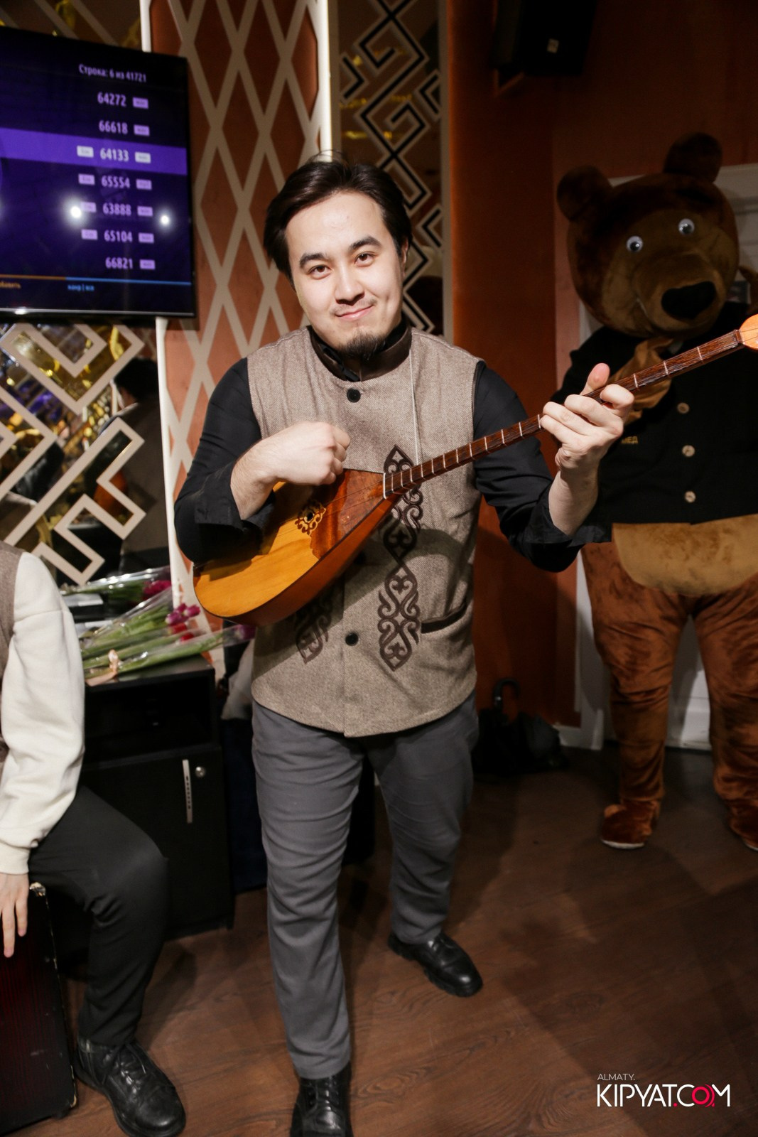 УХО И МЕДВЕДЬ НА ГАГАРИНА. КИПЯТКОМ АЛМАТЫ!