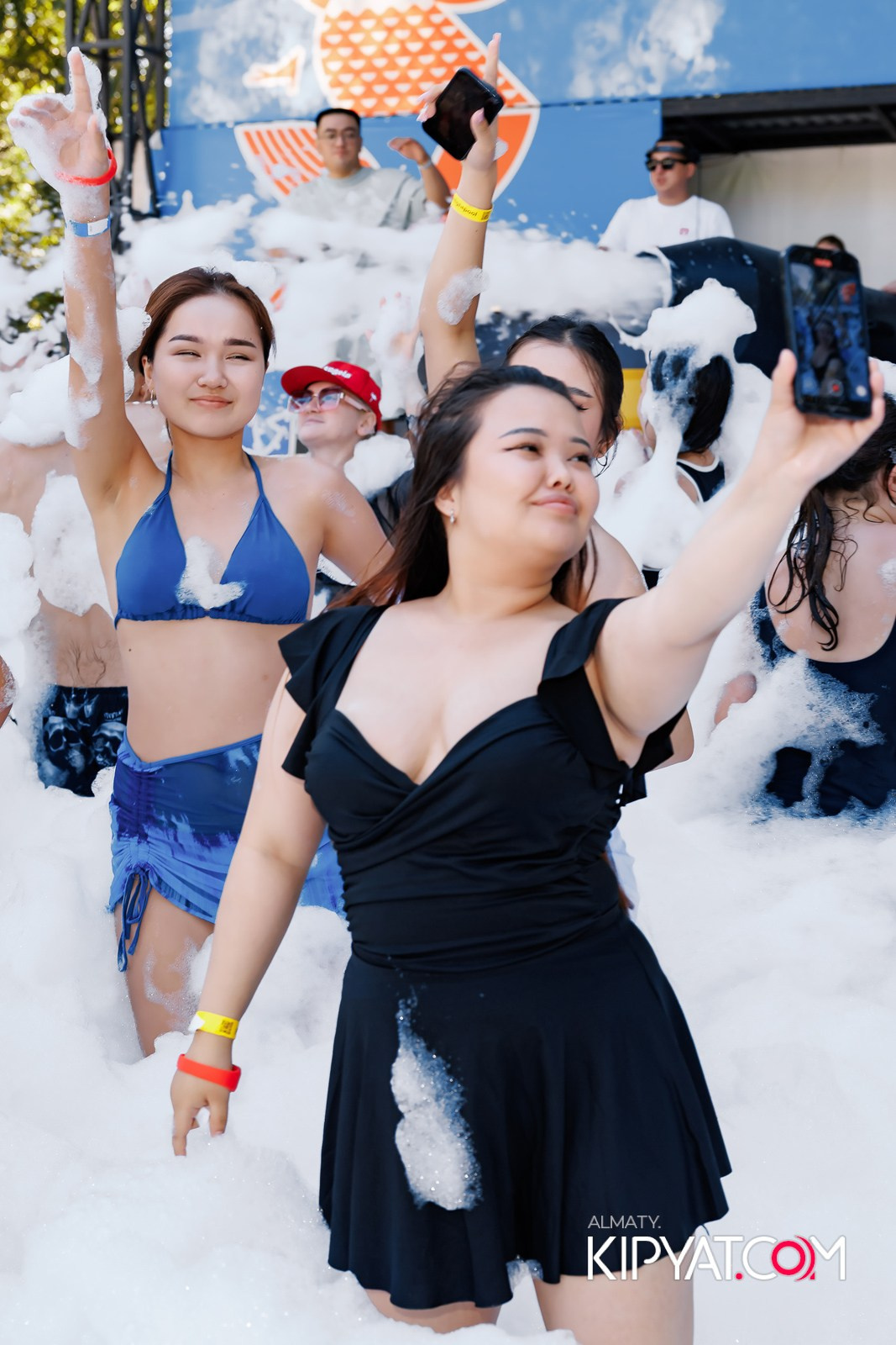 ПЕННАЯ ВЕЧЕРИНКА/ДЫМОВОЕ ШОУ/БАССЕЙН DELIGHT POOL. КИПЯТКОМ АЛМАТЫ!