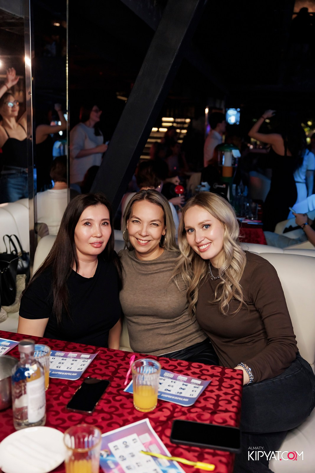 МУЗЫКАЛЬНОЕ ЛОТО В HIT RETRO. КИПЯТКОМ АЛМАТЫ! Фотосъемка мероприятий в Алматы