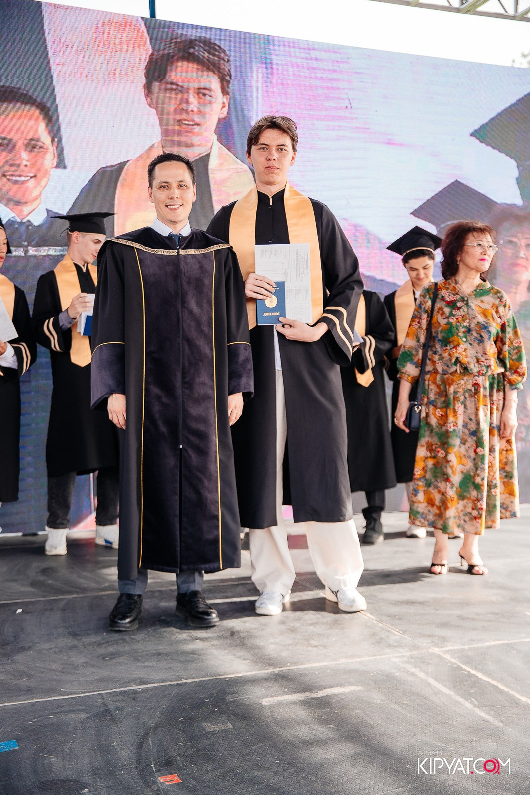 ВРУЧЕНИЕ ДИПЛОМОВ — НАРХОЗ КОЛЛЕДЖ. Part 3. КИПЯТКОМ АЛМАТЫ!