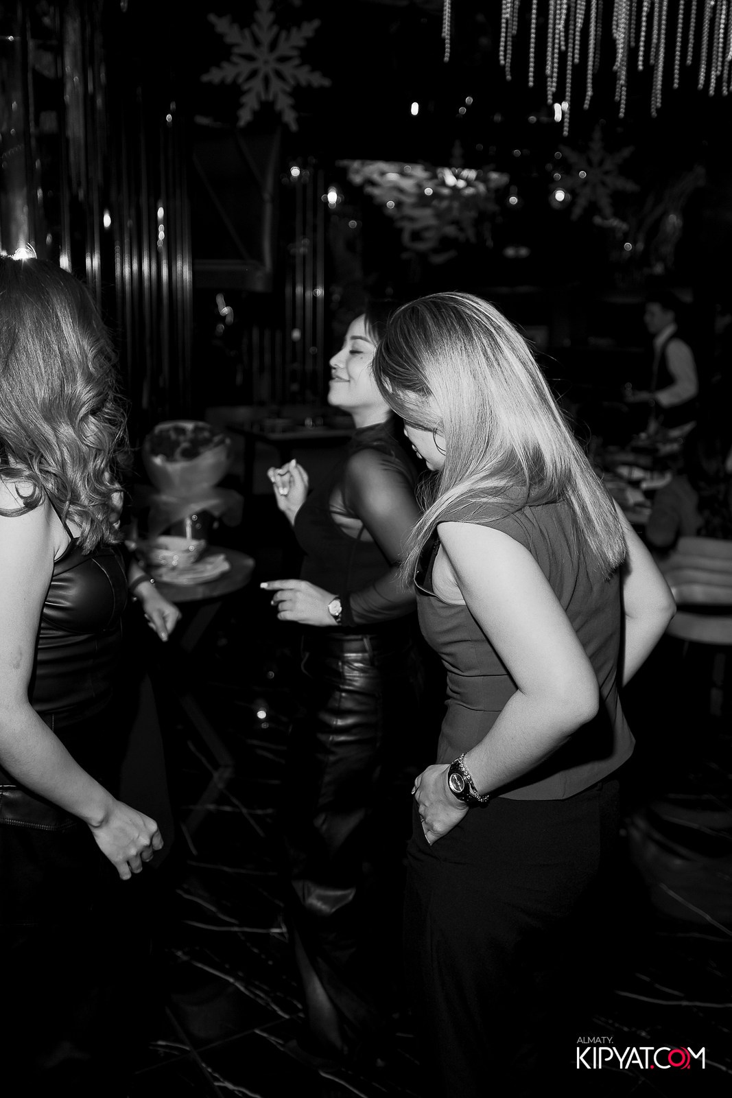 MOOD KARAOKE & TERRACE. КИПЯТКОМ АЛМАТЫ! Фотосъемка мероприятий в Алматы