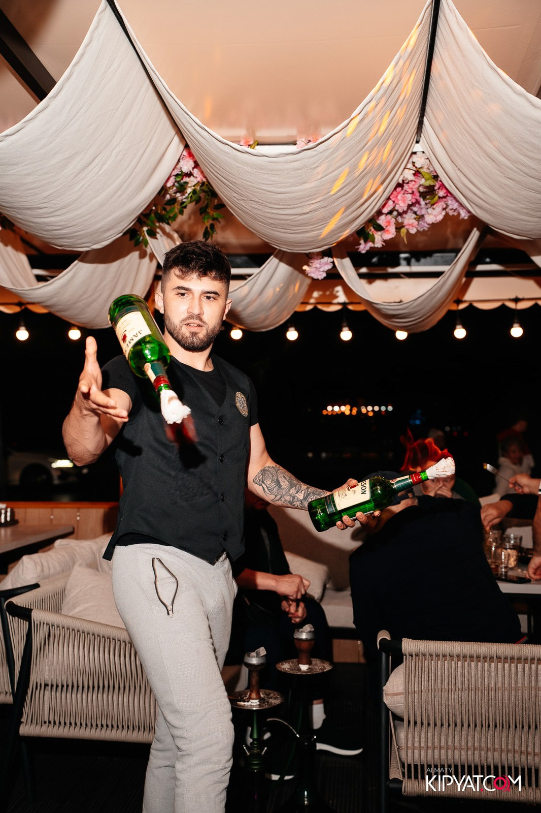 ОТКРЫТИЕ ЛЕТНЕЙ ТЕРРАСЫ В МЯТА PLATINUM НА АБАЯ. КИПЯТКОМ АЛМАТЫ! Фотосъемка мероприятий в Алматы