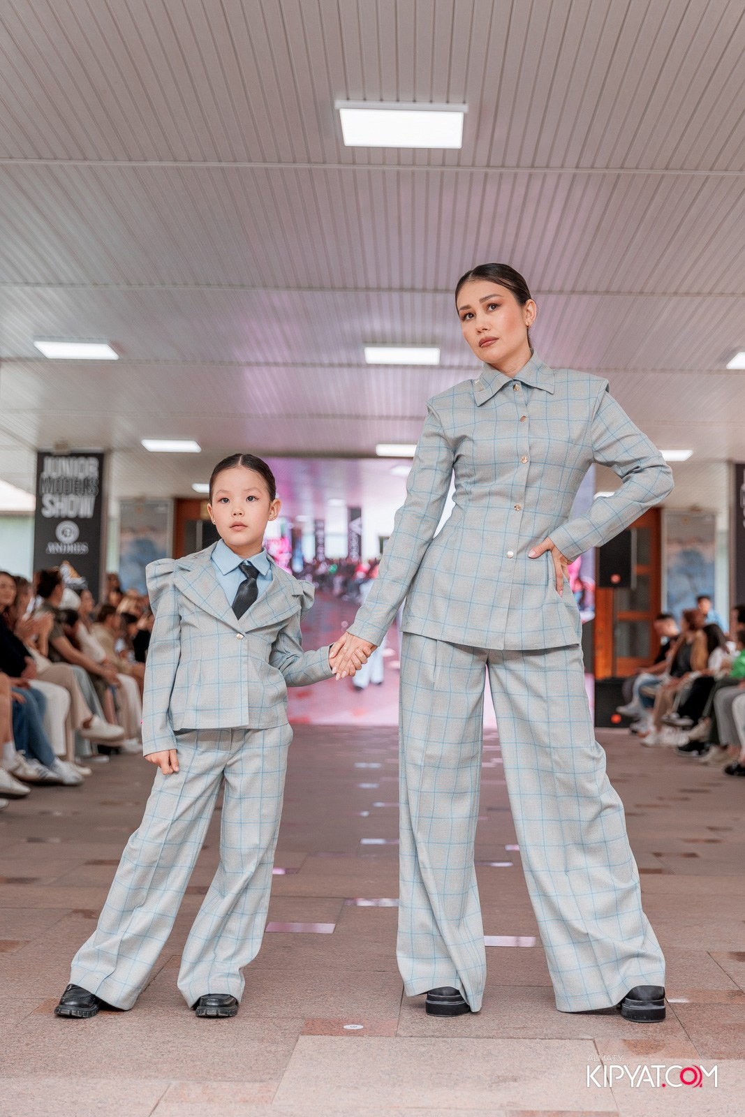 JUNIOR FASHION SHOW. КИПЯТКОМ АЛМАТЫ!