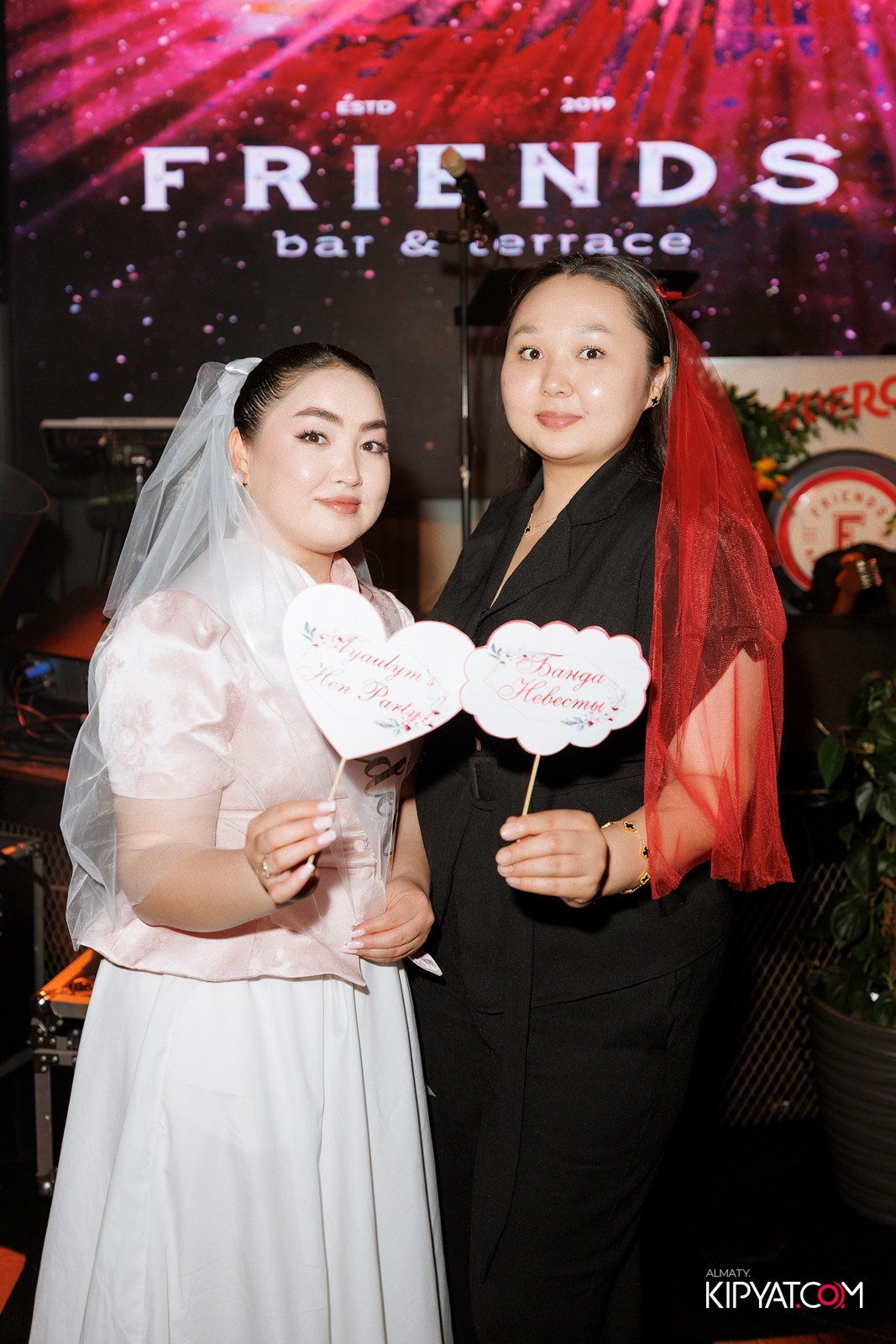 FRIENDS BAR & TERRACE. КИПЯТКОМ АЛМАТЫ! Фотосъемка мероприятий в Алматы
