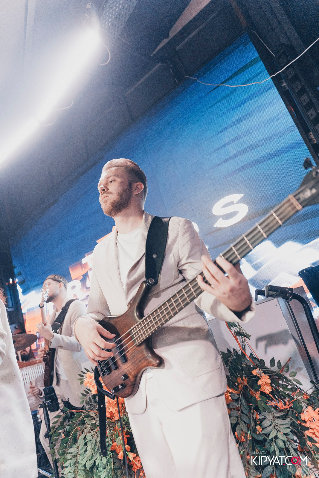 FRIENDS BAR & TERRACE. КИПЯТКОМ АЛМАТЫ!