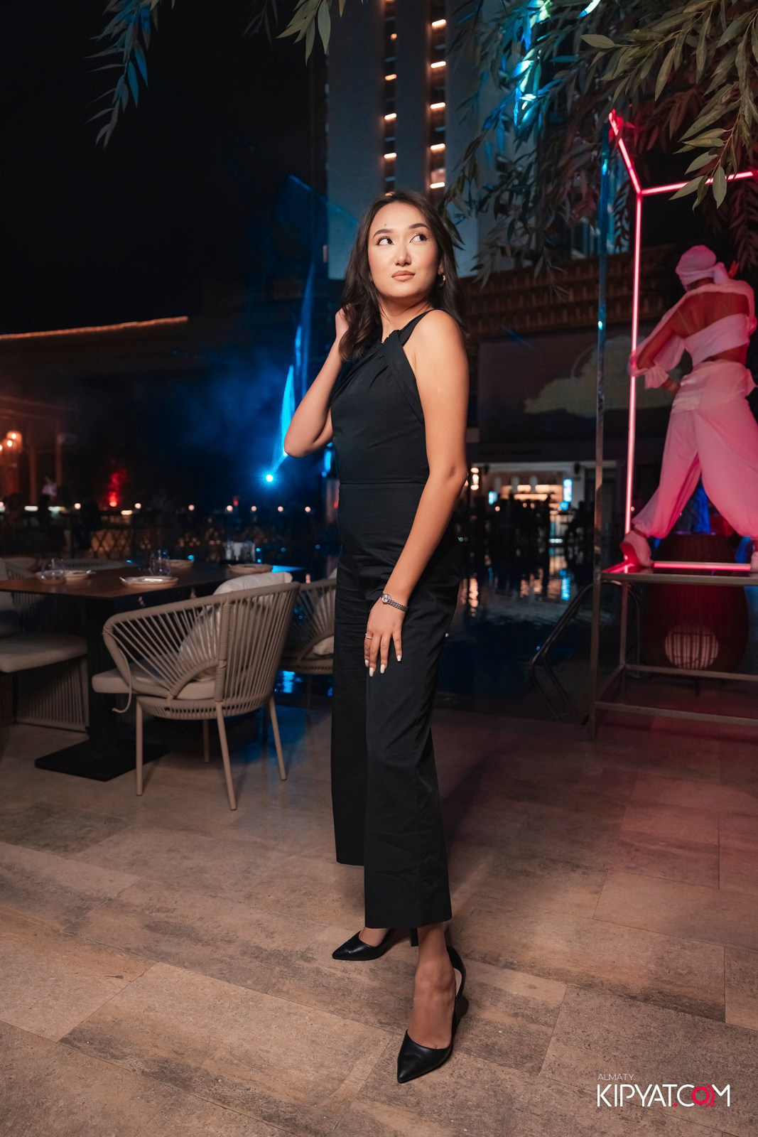 EDEN POOL & BAR. КИПЯТКОМ АЛМАТЫ!