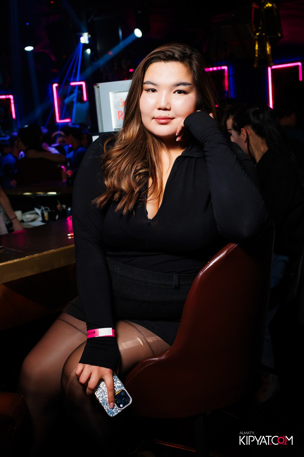 UYAT EMES BAR. КИПЯТКОМ АЛМАТЫ!