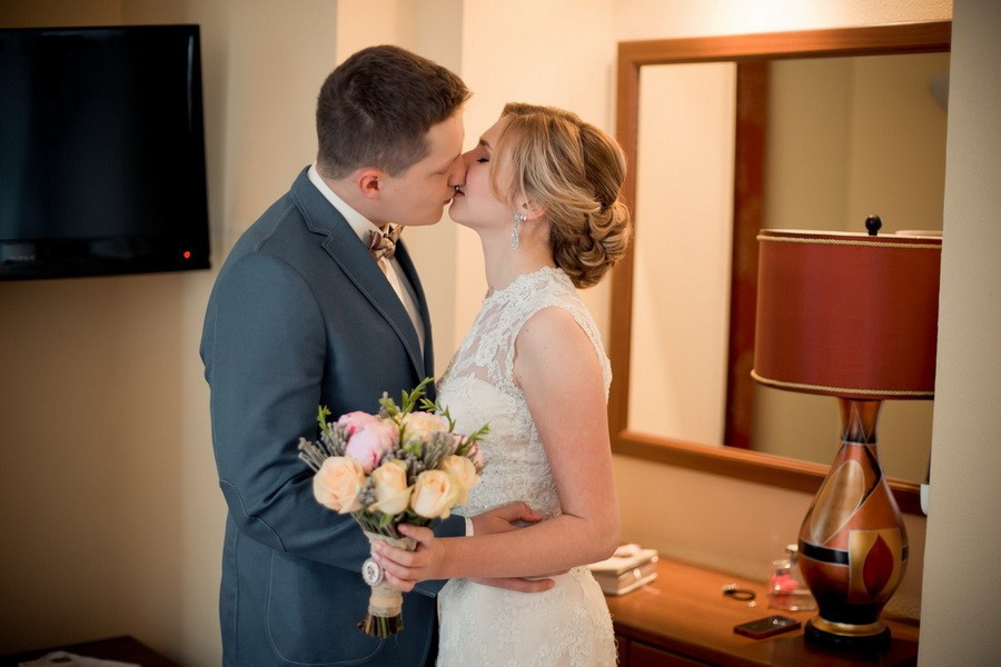 Свадебная прогулка по Санкт-Петербургу. Фотограф крещение венчание в Петербурге! Помогает подобрать храм и посоветовал душевного батюшку в СПб