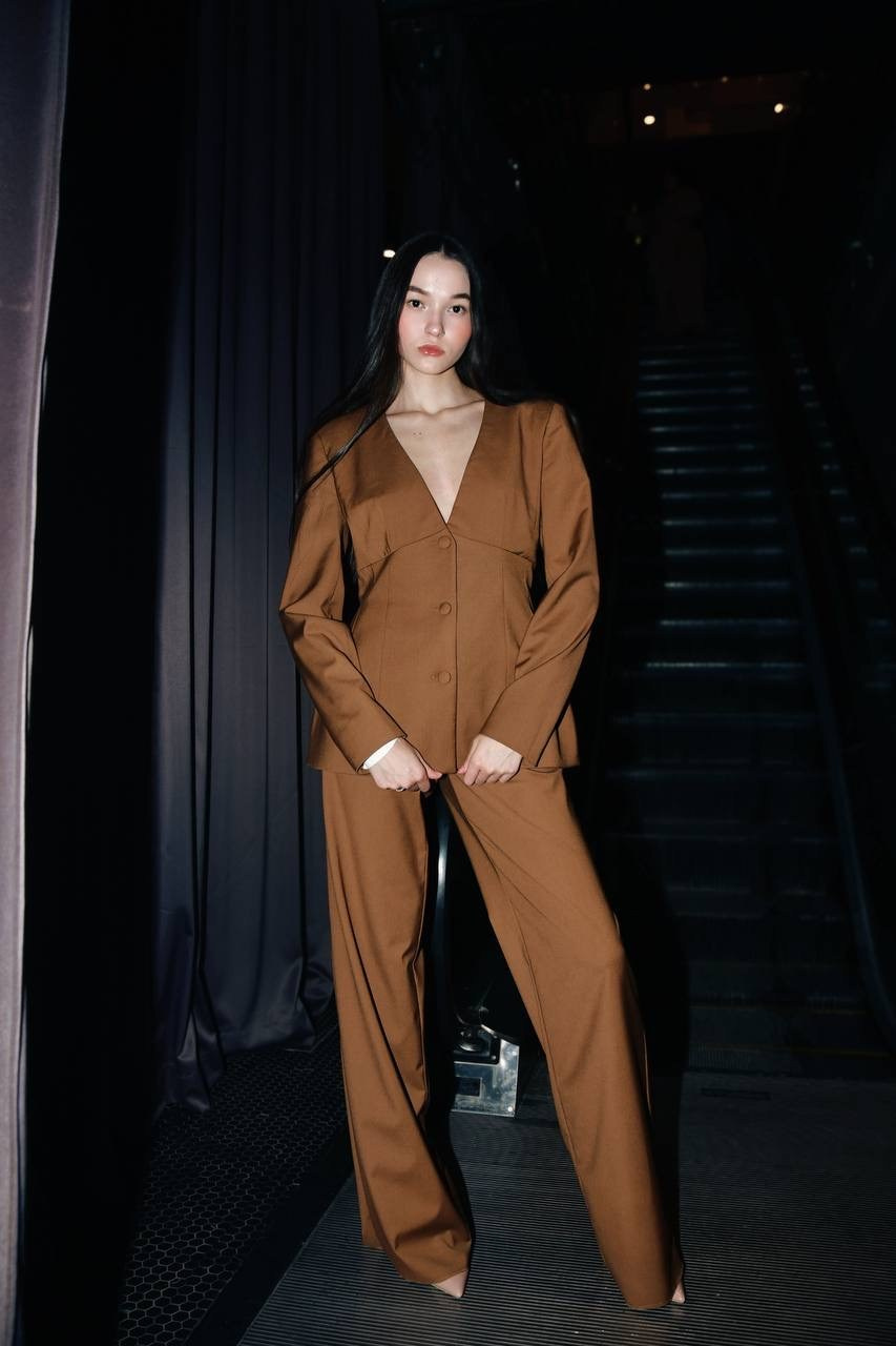 LASTOVKA показ 2025