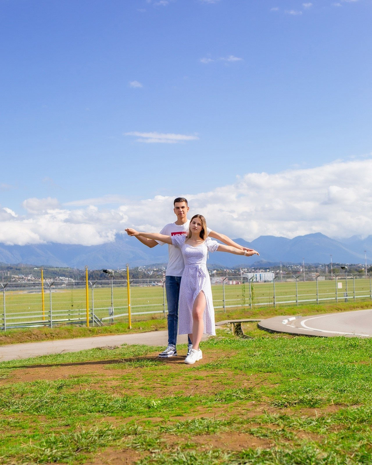 Фотосессия с самолетами над головой в Сочи. Фотограф Сочи Адлер. Солькаева Анастасия