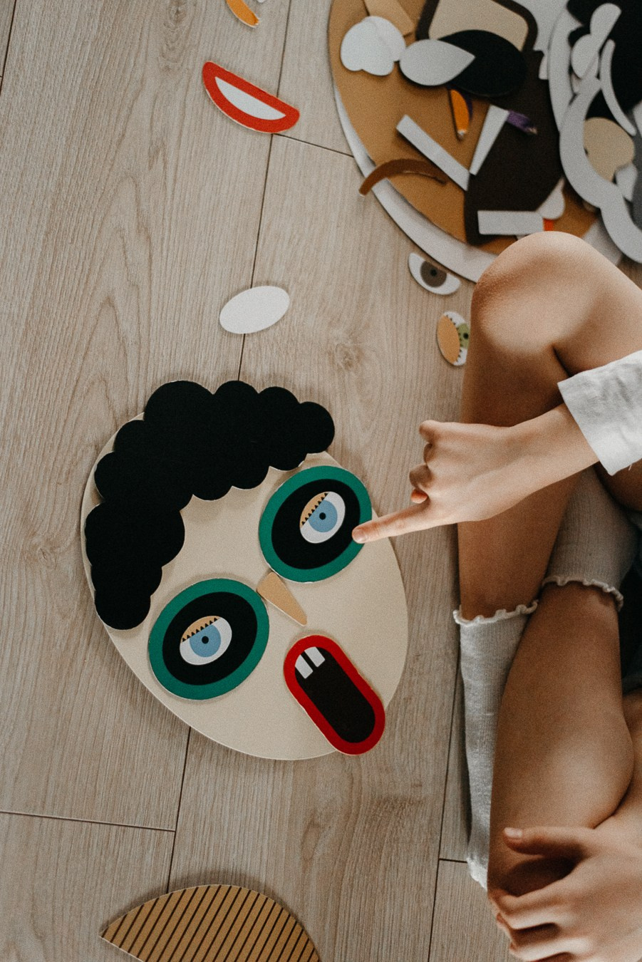 Костя, Яна, Кристина, Леон | дома