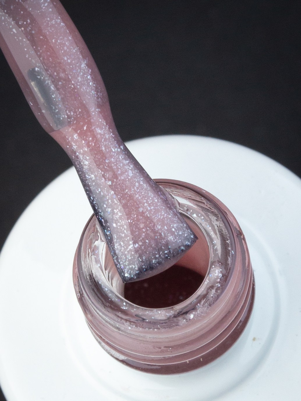 Kira на чёрном. Александр Стряпунин — предметный фотограф в Улан-Удэ