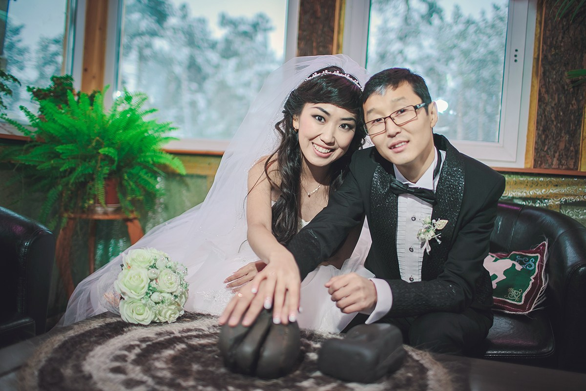 Зимнее свадебное фото. Фотограф Надежда Куин, Якутск