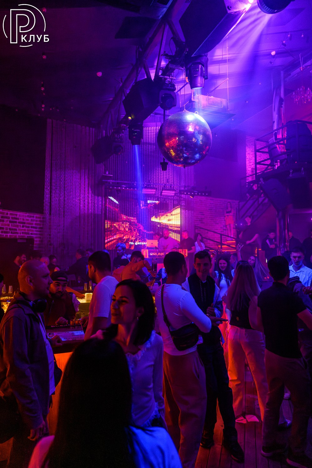 Небар Пятницкая 30.05.2026. Фотопортал RClub — освещение ресторанной, светской и клубной жизни Москвы