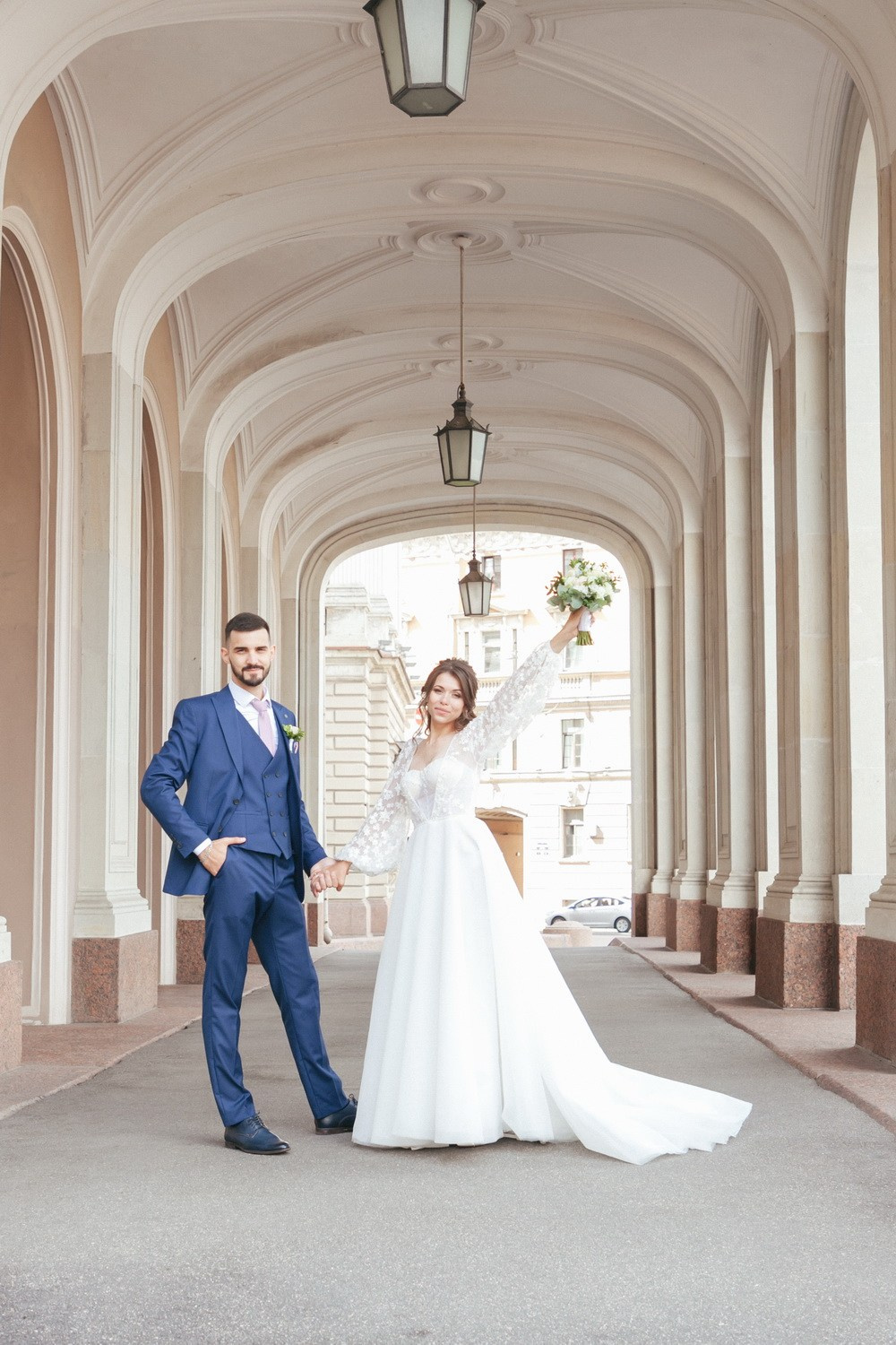 Свадебная фотопрогулка по СПб. Фотограф крещение венчание в Петербурге! Помогает подобрать храм и посоветовал душевного батюшку в СПб