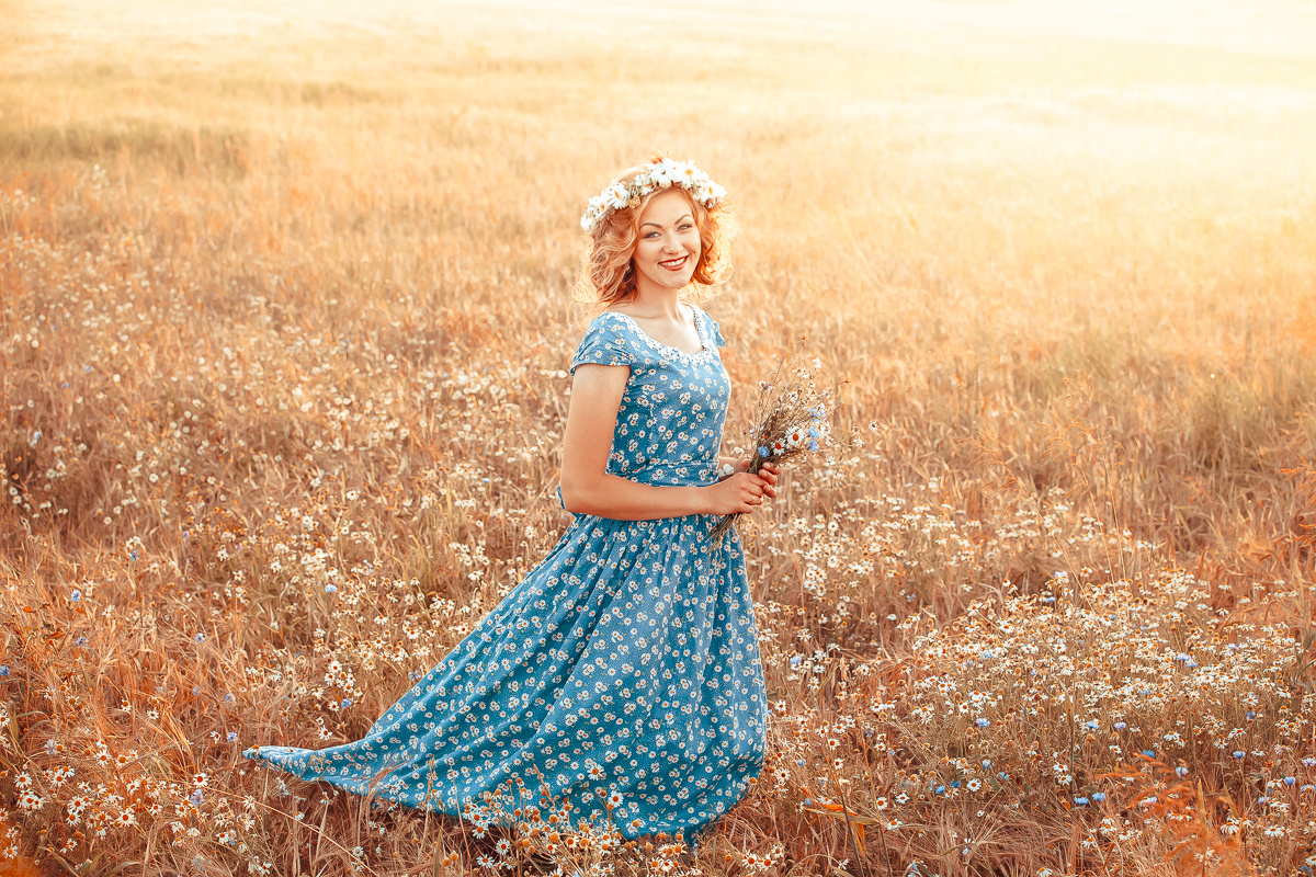 O. Warm summer evening. Destination wedding photographer in Iceland, Spain, Italy, Greece and