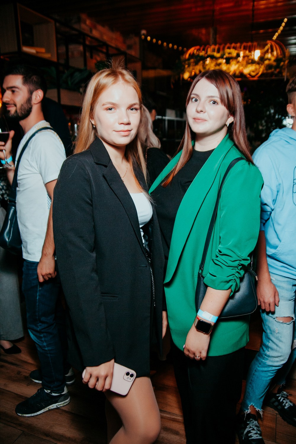 Презентация «Iphone 15». Свадебный и детский фотограф в Волгограде Слава Белов