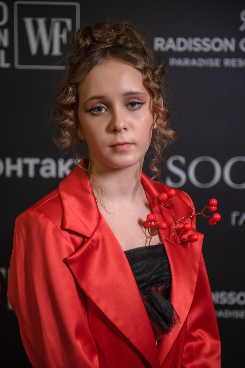 SochiFashionWeek2024 дизайнер Анохина Светлана. Семейный и коммерческий фотограф в Сочи Александр Бодунов