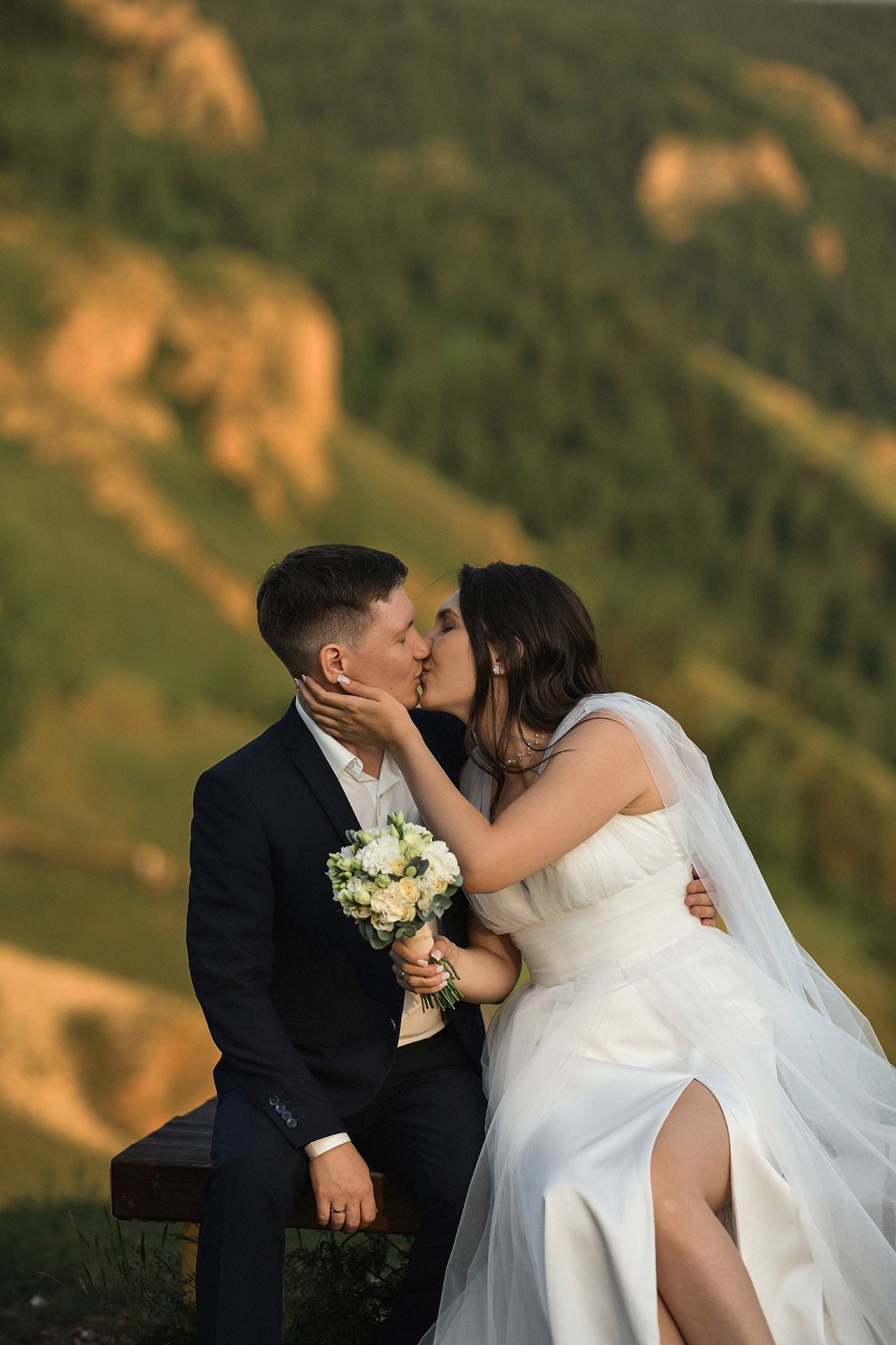 Свадьба в теплый июнь в Красноярске. 📸 Свадебный и семейный фотограф в Красноярске Тихомиров Евгений | 17 лет опыта | 800+ свадеб