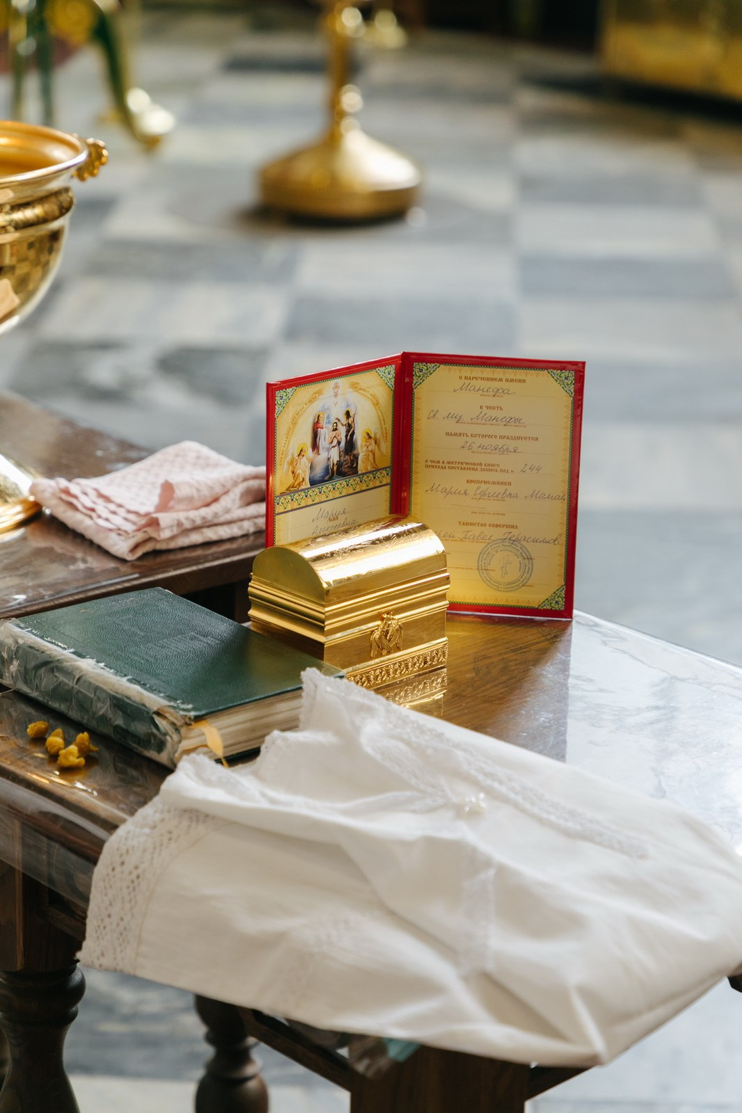 Крещение ребенка в Исаакиевском соборе СПб. Фотограф крещение венчание в Петербурге! Помогает подобрать храм и посоветовал душевного батюшку в СПб