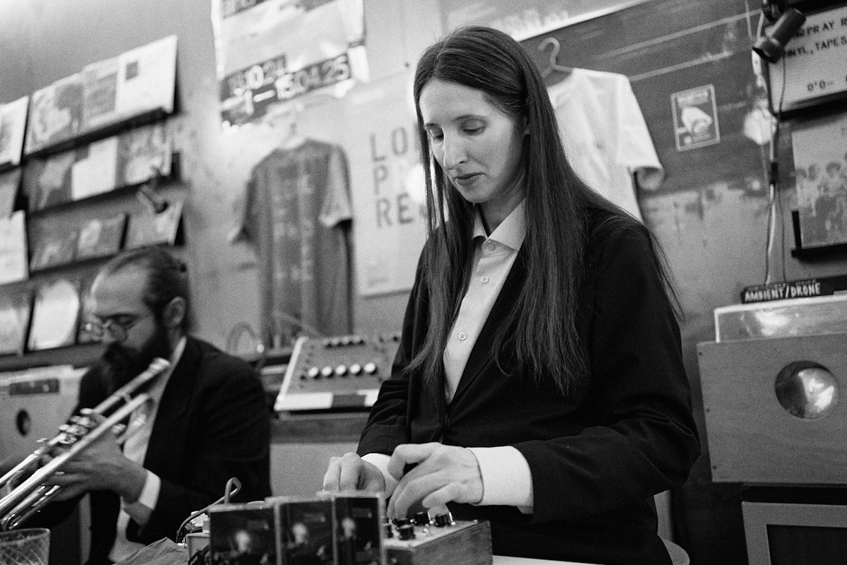 Поющие Камни в MMOMA Cafe. Иван Кобяков