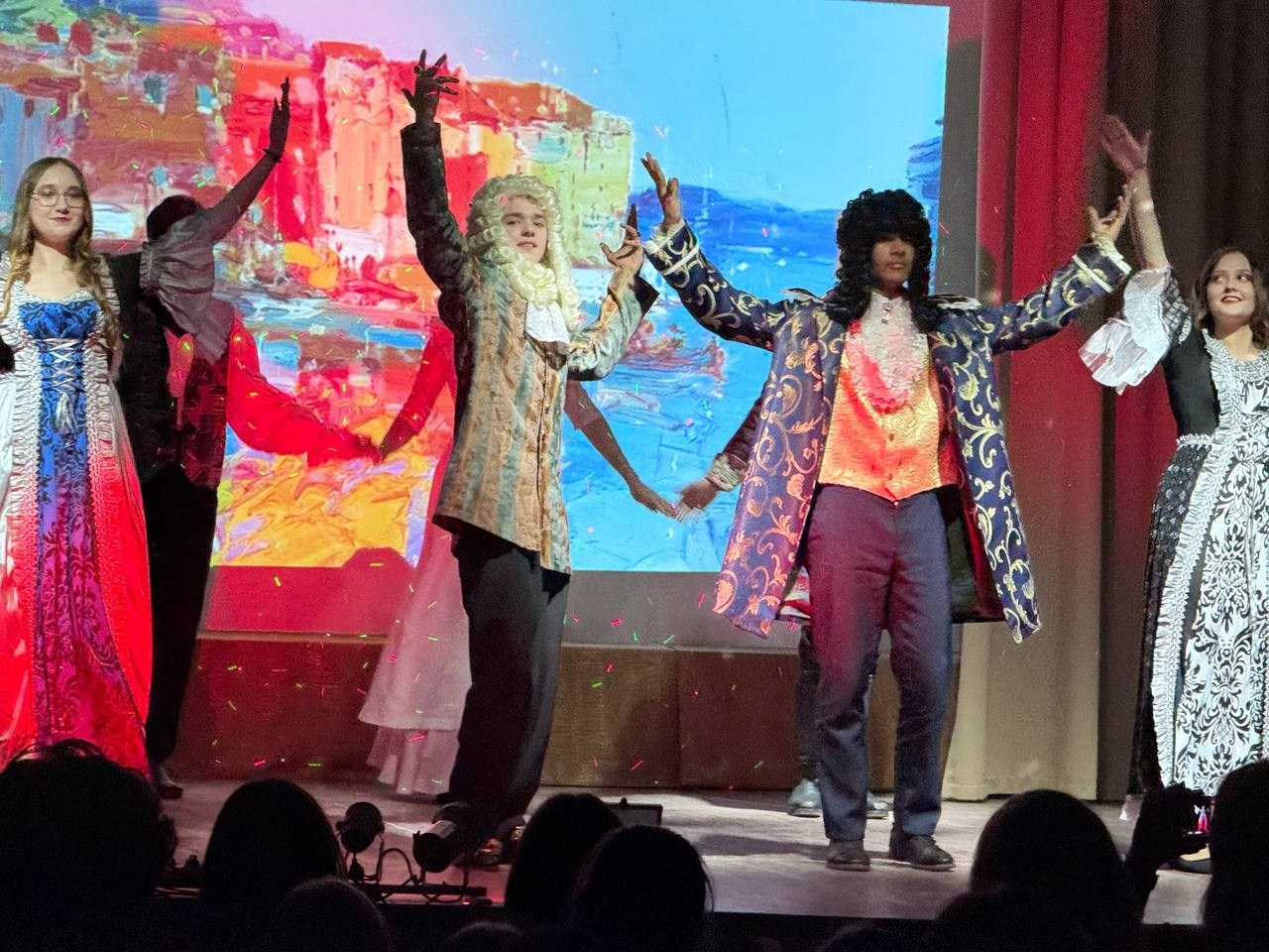 Фотографии "Трактирщица"