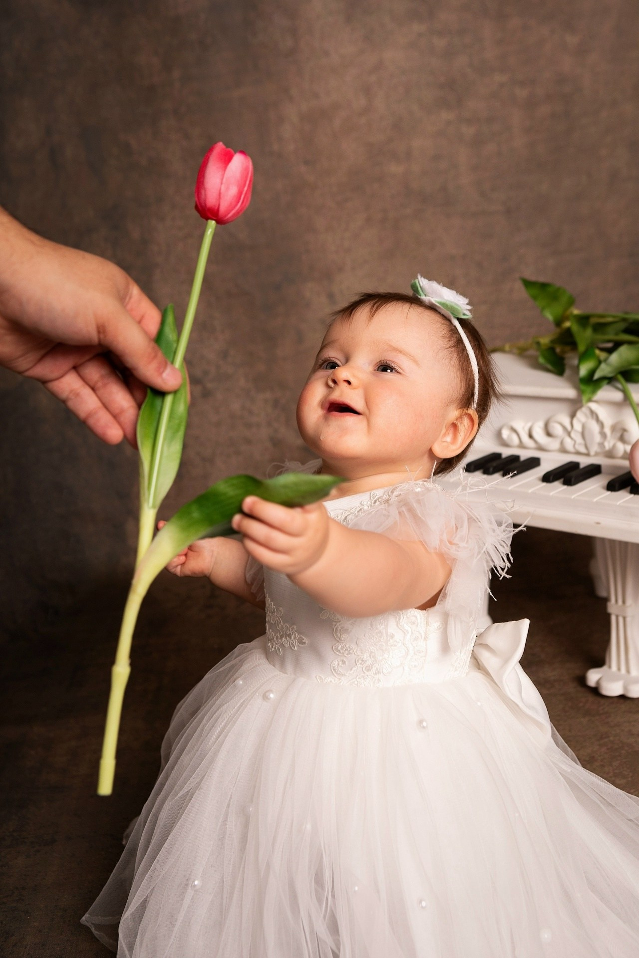 Фотозона с роялем. ФОТОГРАФ НА ГОДИК, БЕРЕМЕННОСТИ, НОВОРОЖДЕННЫХ, КРЕЩЕНИЯ МОСКВА