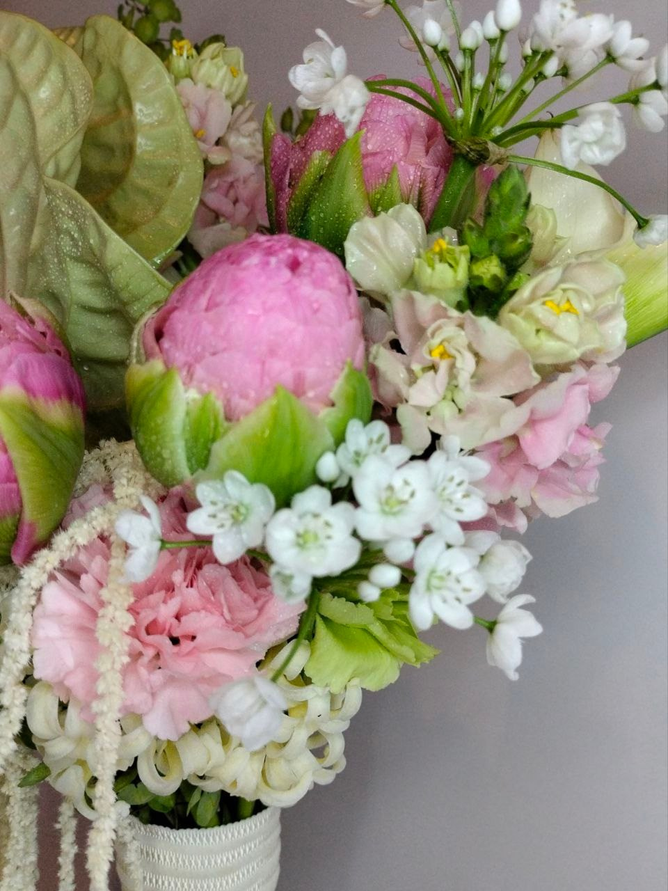  Букет невесты на заказ, букет для невесты Москва, свадебный флорист, флорист на свадьбу, сборка букета на свадьбу, ручная работа, букет для невесты ручной работы, букет невесты ручной работы . бутоньерка жениха в подарок, авторский букет для невесты, современный букет невесты.  авторский букет невесты, современный букет невесты, невеста 2025,  букет невесты, свадебный букет, свадьба 2025, свадебный букет, свадебный букет невесты, флорист на свадьбу, флорист фрилансер, флорист москва, ручная работа, яркий букет невесты, современный букет невесты, весенний букет невесты, антуриум, амарант, французские тюльпаны, аллиум, гиацинт, флорист на свадьбу, хороший флорист, флорист фрилансер, букет по фото, флорист профессионал