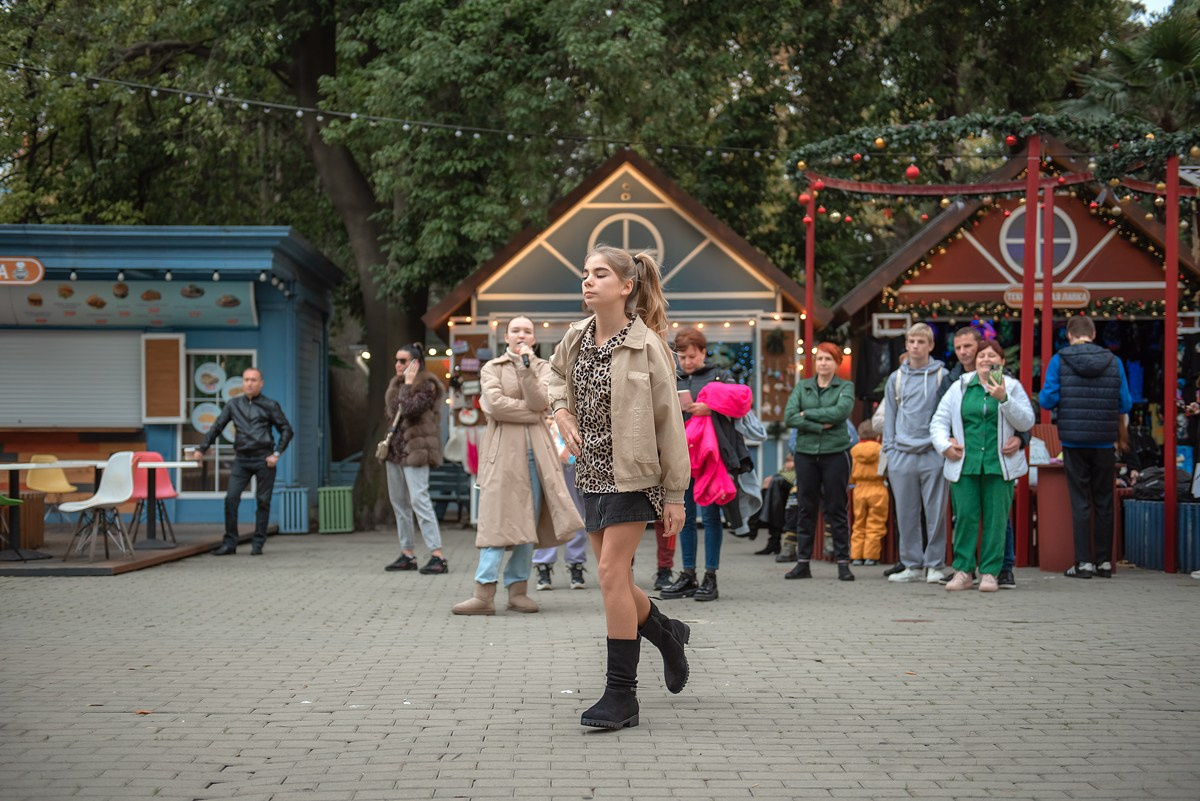 Парк Ривьера дефиле HAPPYkids. Семейный и коммерческий фотограф в Сочи Александр Бодунов