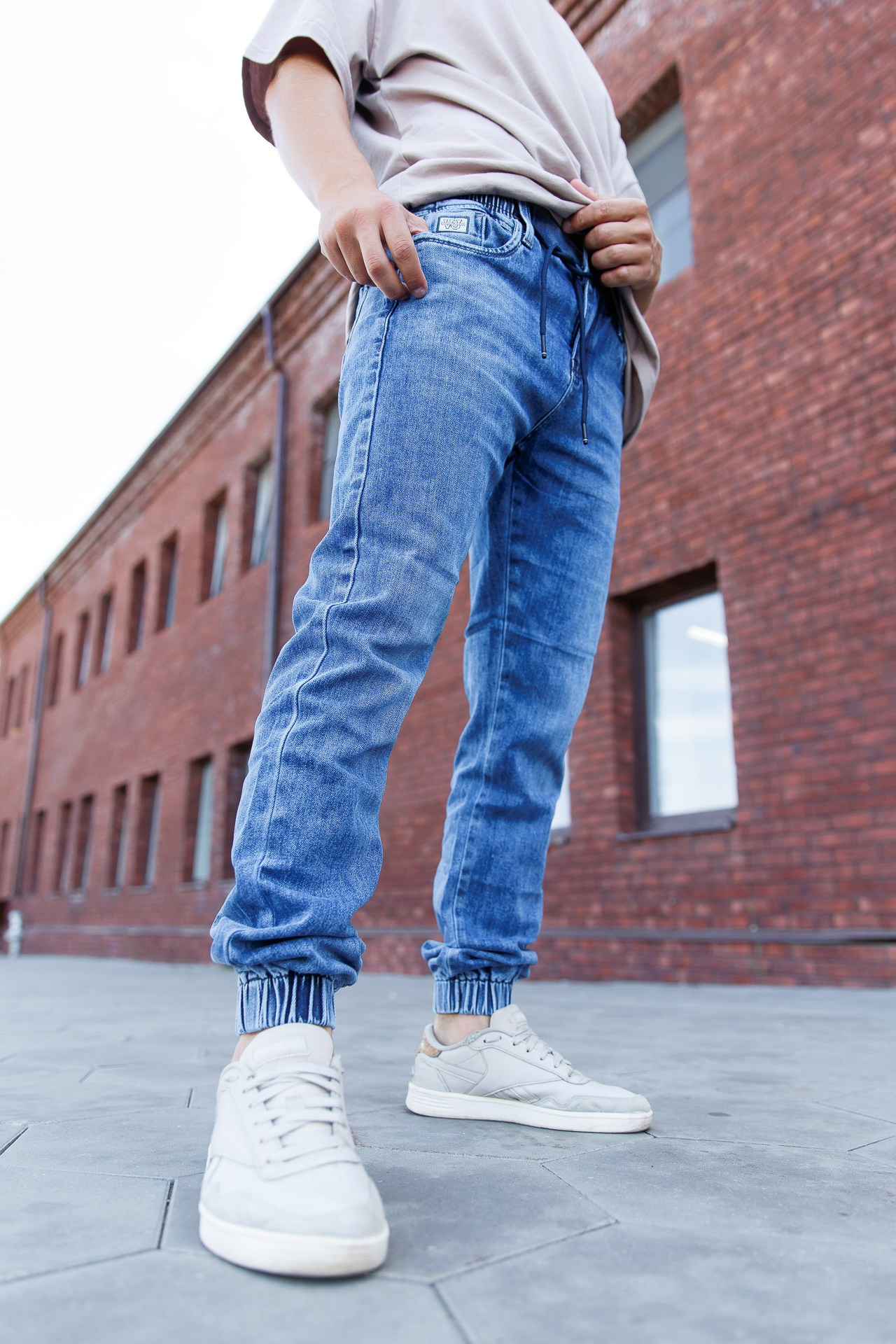 Джинсы мужские. Фотосъёмка для бизнеса — предметное фото, репортаж с мероприятий, портреты людей, съёмка интерьера и экстерьера