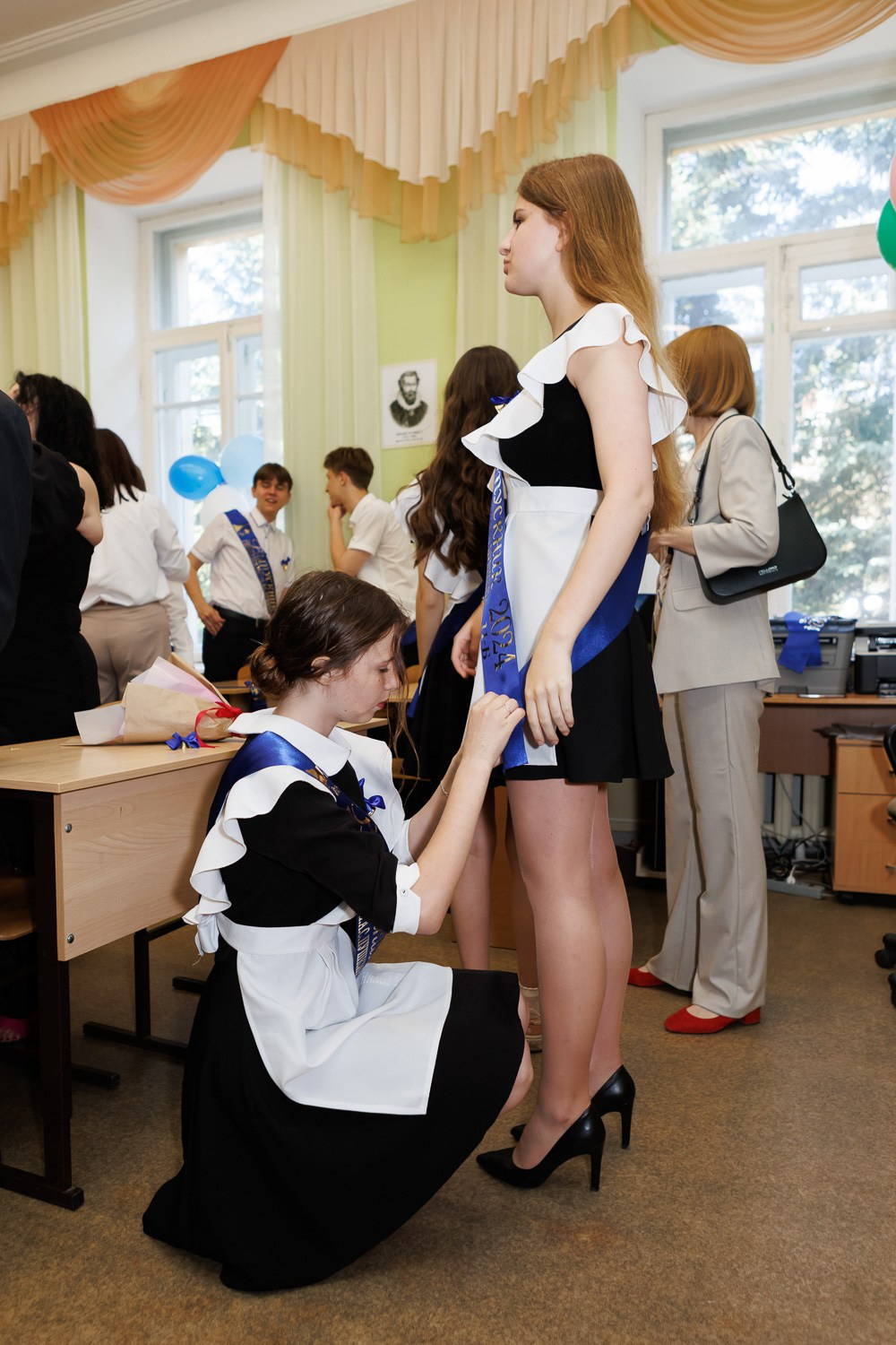 Последний звонок в Гимназии № 1, г. Севастополь. Свадебный фотограф, фотосъемка в Крыму, Севастополе, Симферополе, Ялте