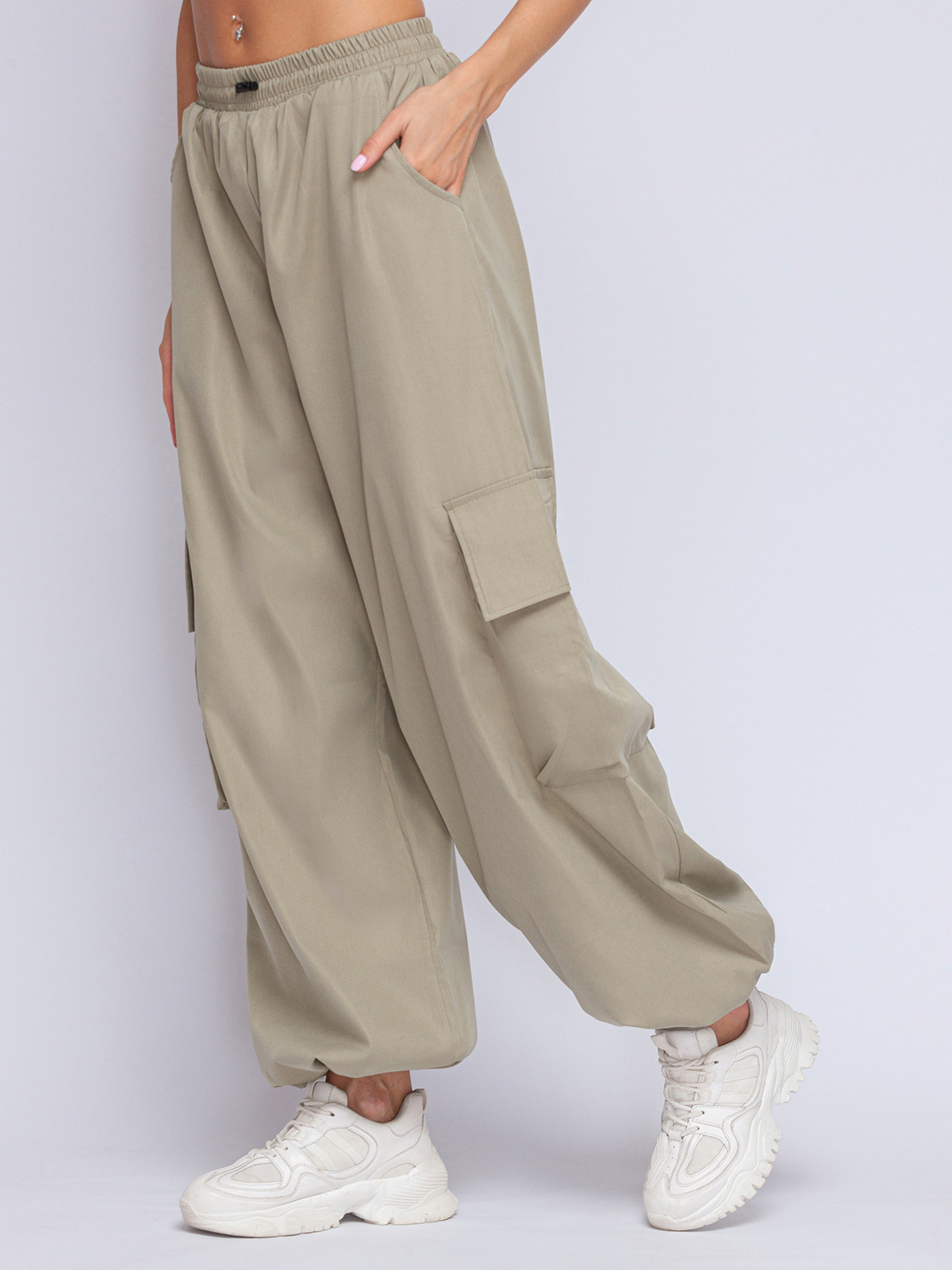 Фотосъемка брюк карго. Сборные фотосъёмки в Москве. фотосессии одежды.фотограф