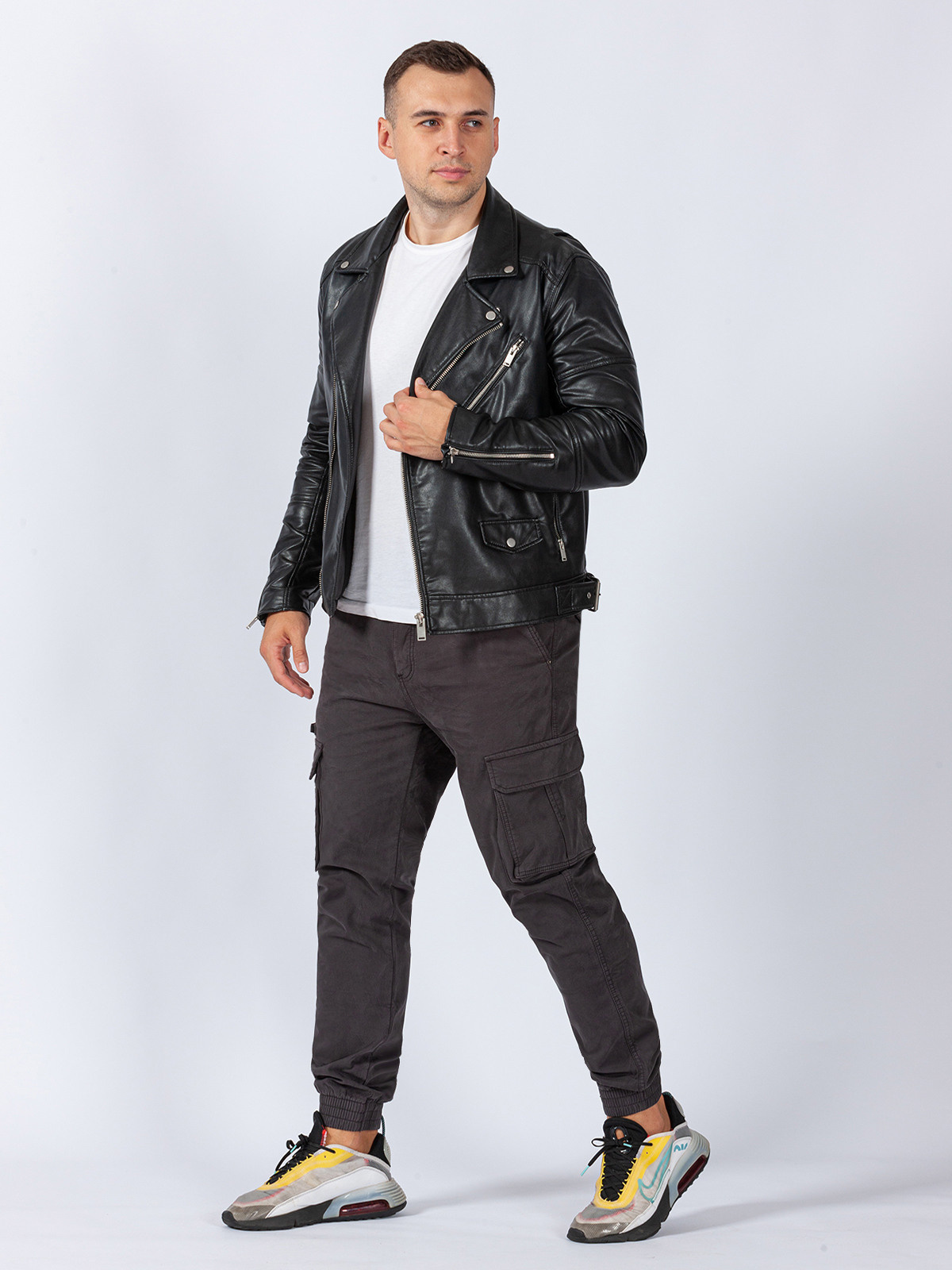 Фотосъёмка брюк на модели. Сборные фотосъёмки в Москве. фотосессии одежды.фотограф