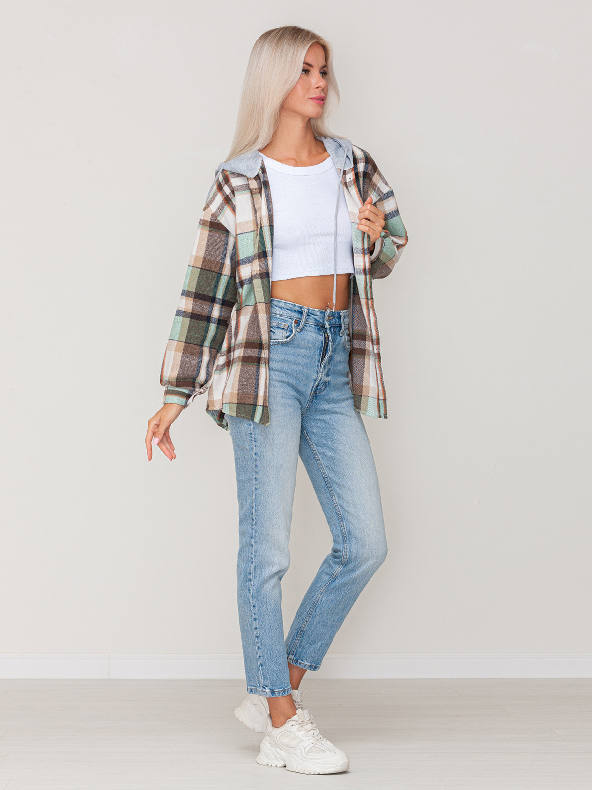 Фотосъёмка женских рубашек для валдберриз. Сборные фотосъёмки в Москве. фотосессии одежды.фотограф