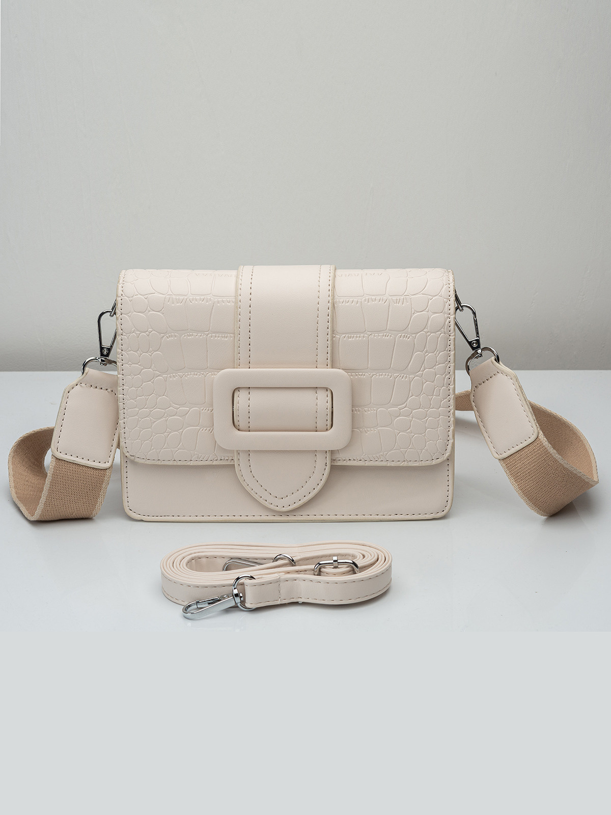 Фотосъёмка сумок для валдберриз. Сборные фотосъёмки в Москве. фотосессии одежды.фотограф