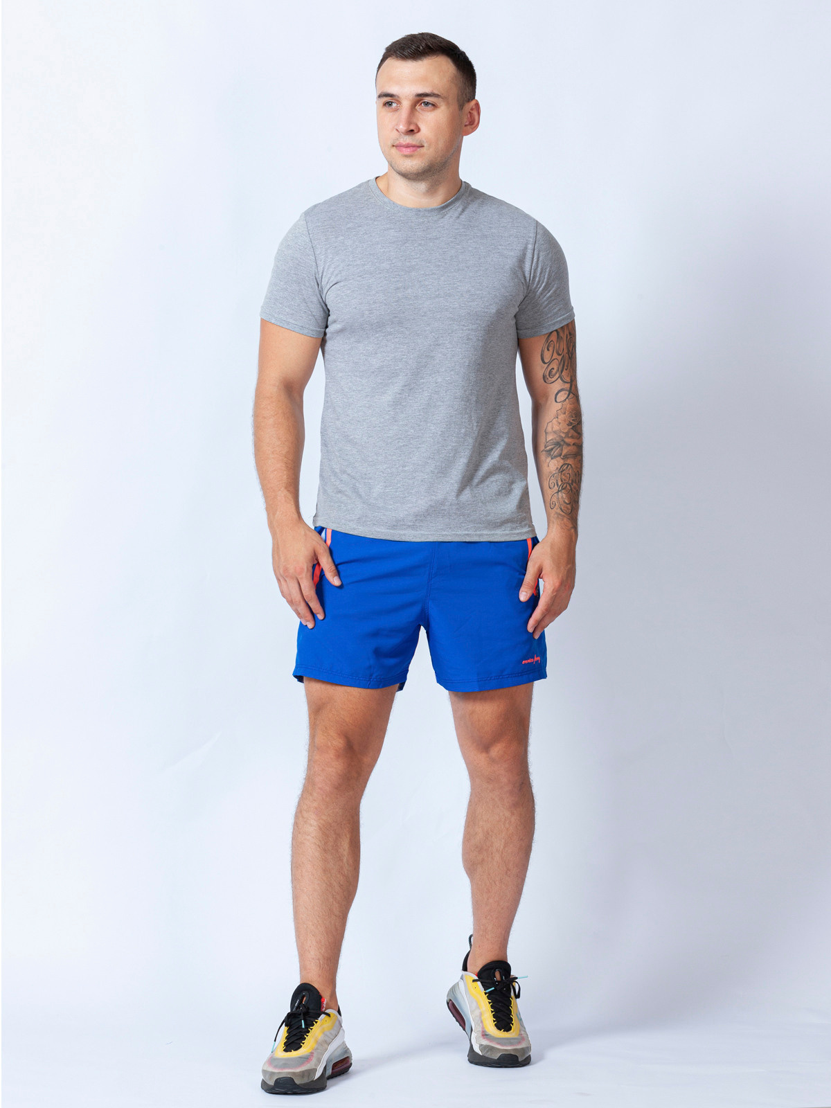 Фотосъемка брюк карго. Сборные фотосъёмки в Москве. фотосессии одежды.фотограф